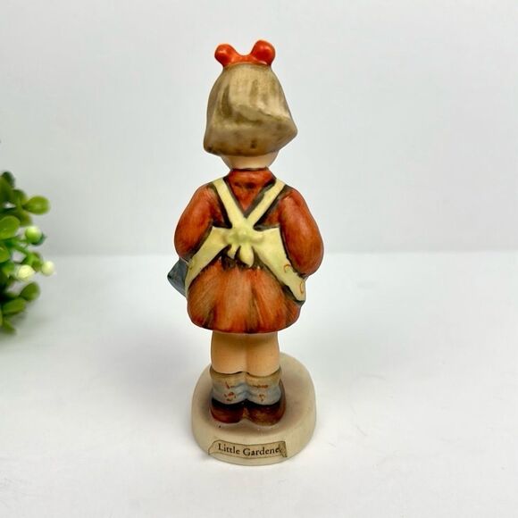 Goebel Hummel “Little Gardener"
Girl with Watering Can Figurine Vtg W. Germany - Picture 4 of 9